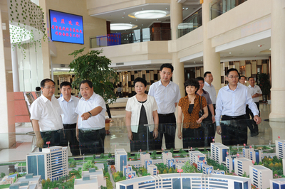 省市統戰部及工商聯考察調研組考察蘭州新區“亞太伊士頓電梯廠”等項目